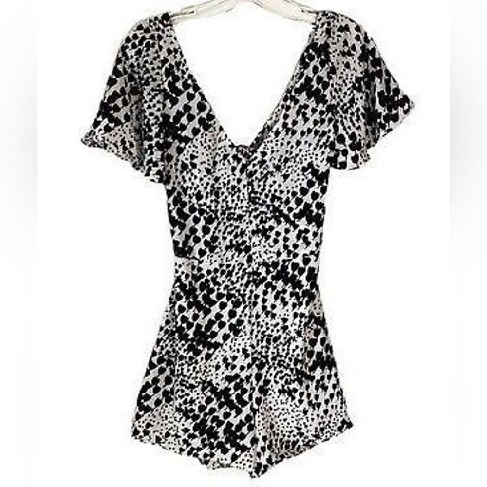 ZARA Trafaluc Collection White
Black Romper